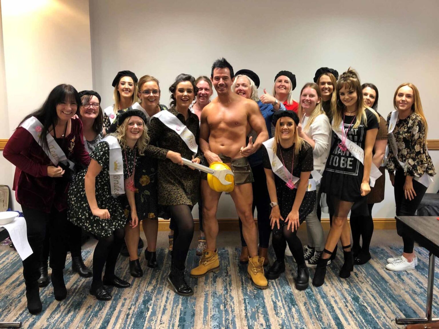 life drawing hen party class